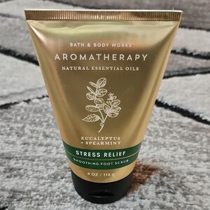 BATH & BODY WORKS AROMATHERAPY EUCALYPTUS & SPEARMINT STRESS RELIEF FOOT SCRUB